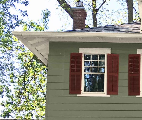 Colonial revival with open eaves